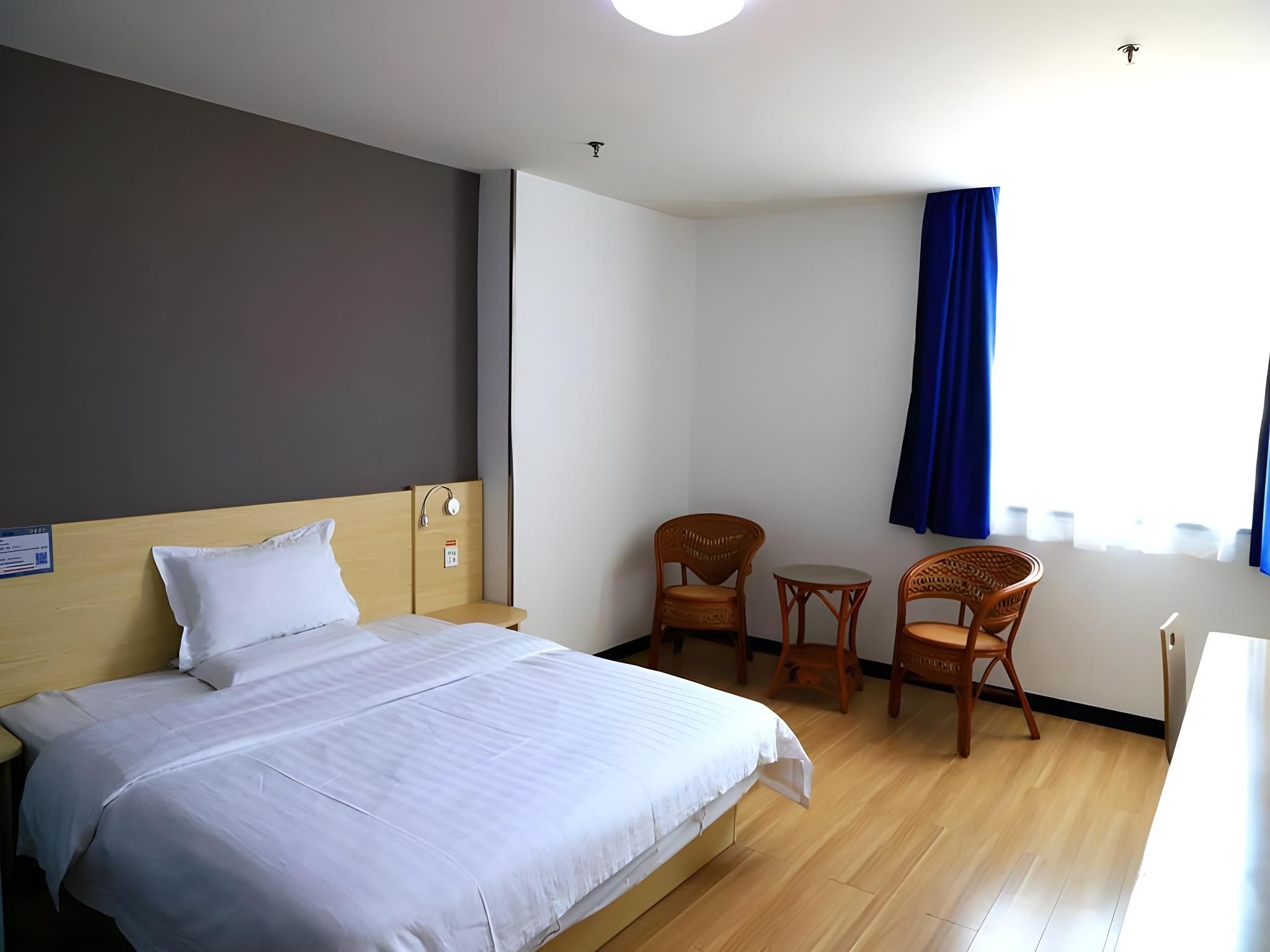 Economy Room