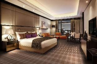 1 King Bed, Executive Suite, Smoking