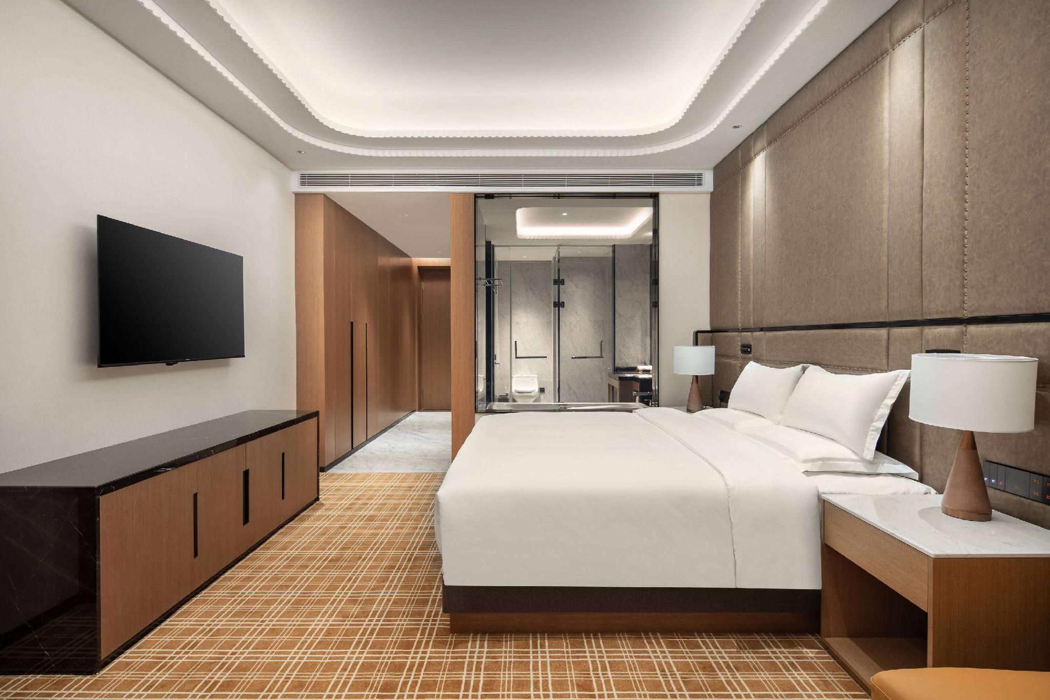 1 King Bed, Superior Room, Garden View, Non-Smoking