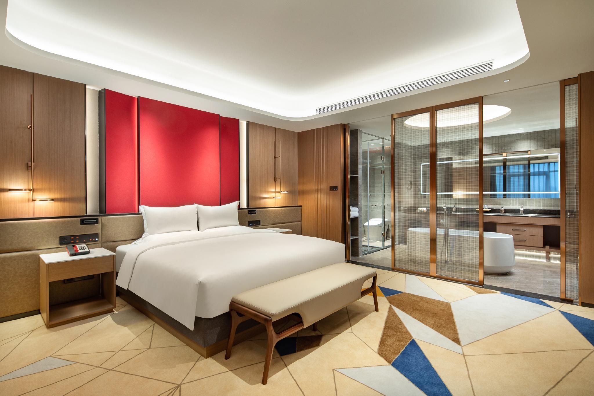 1 King Bed, Executive Suite, Smoking