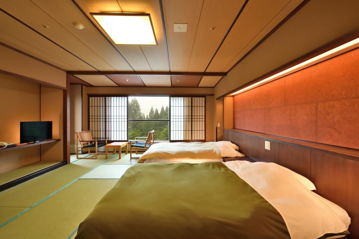 Modern Japanese-Style Room with Indoor Bathtub