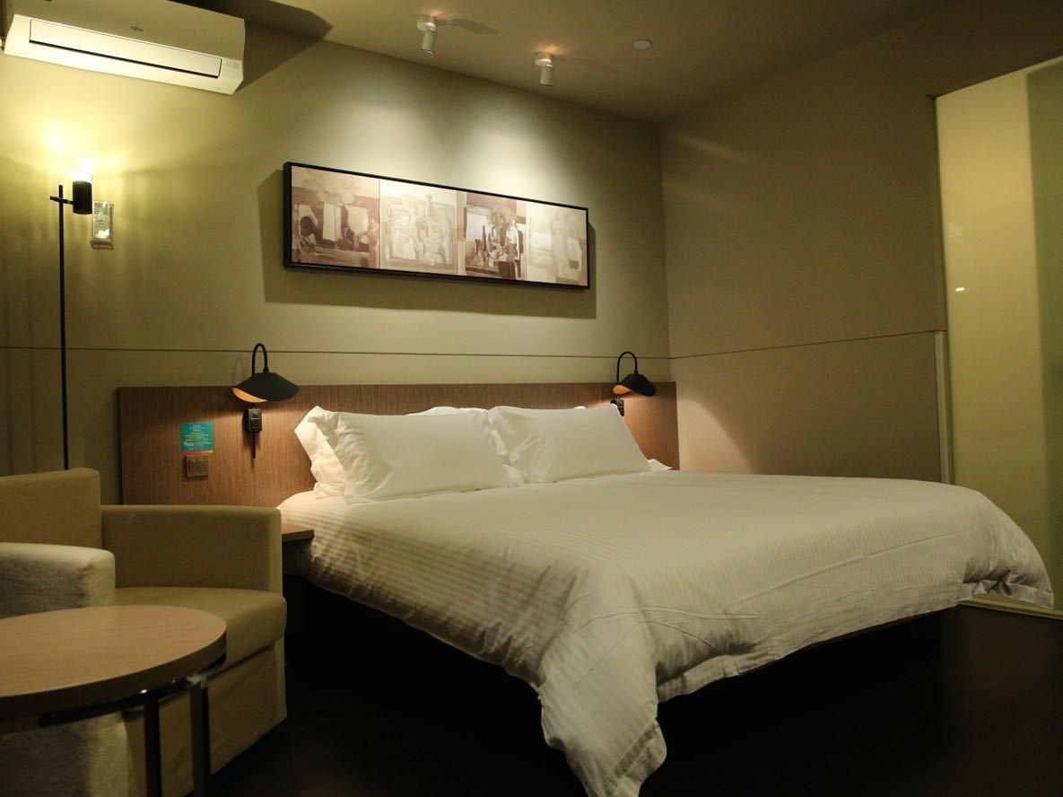 Business Standard Room A