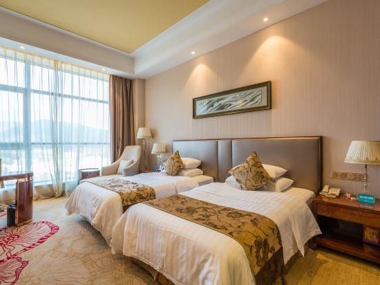 Deluxe Twin Bed Room