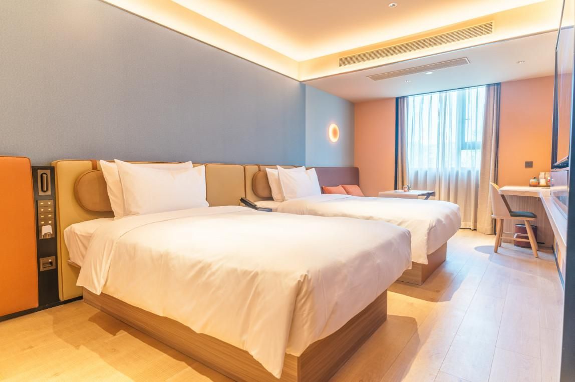 Huazhu - California Sunshine Twin Room
