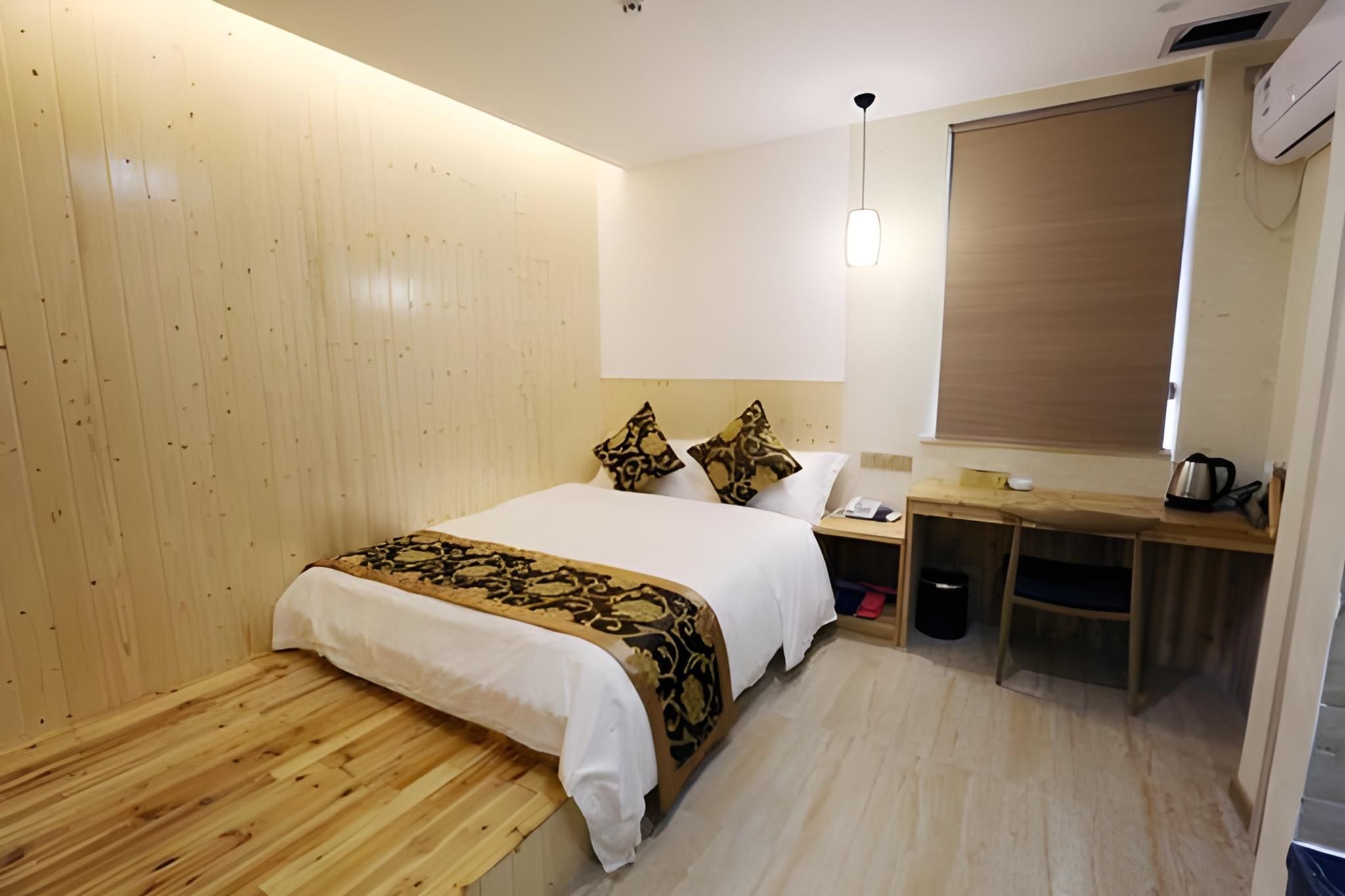 Super8 - Economic 1 Bed Room