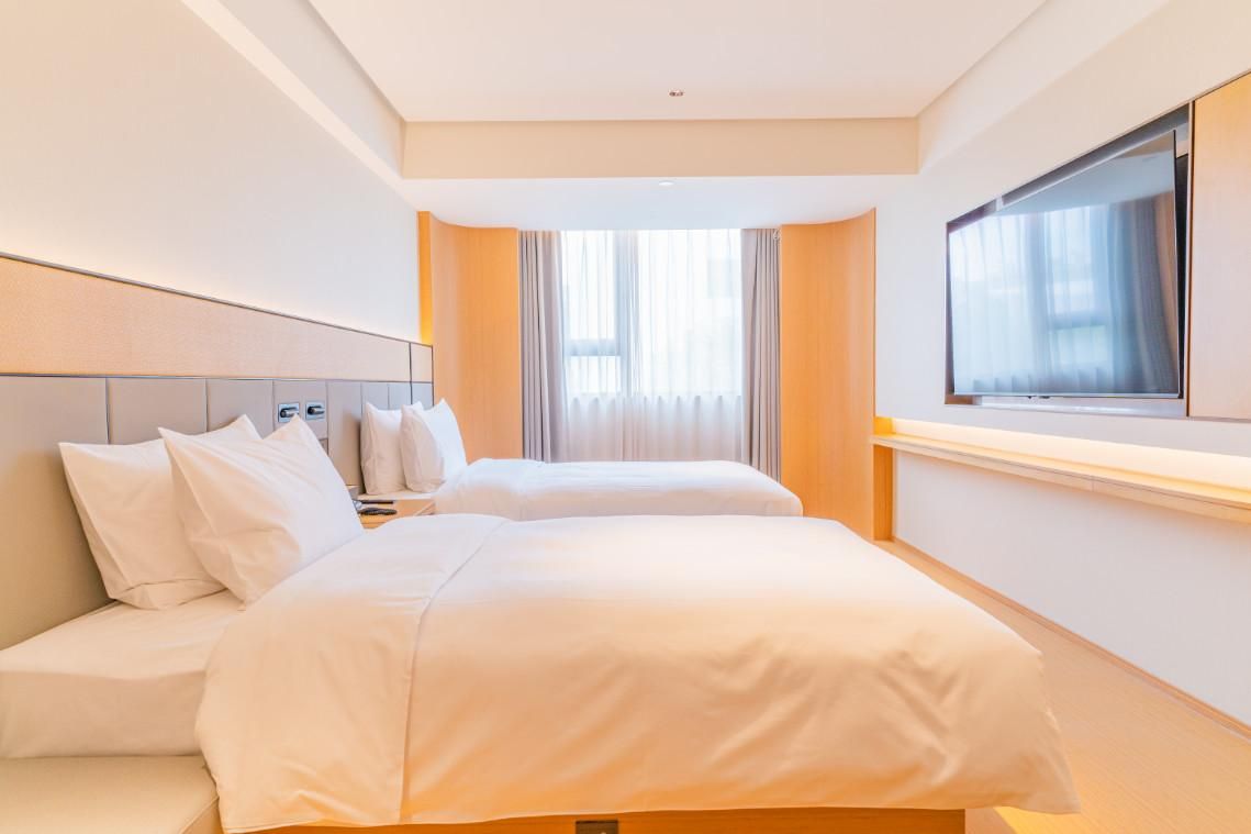 Huazhu - Deluxe Twin Room