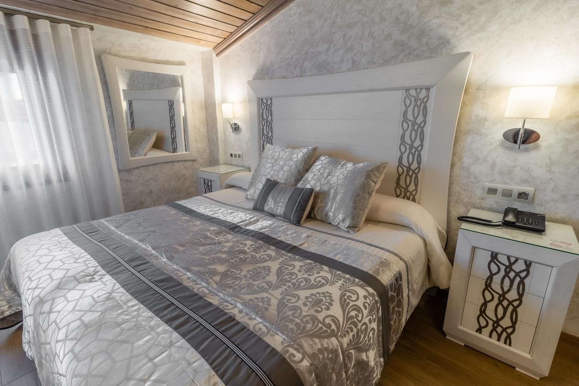 Double or Twin Room with Spa Bath
