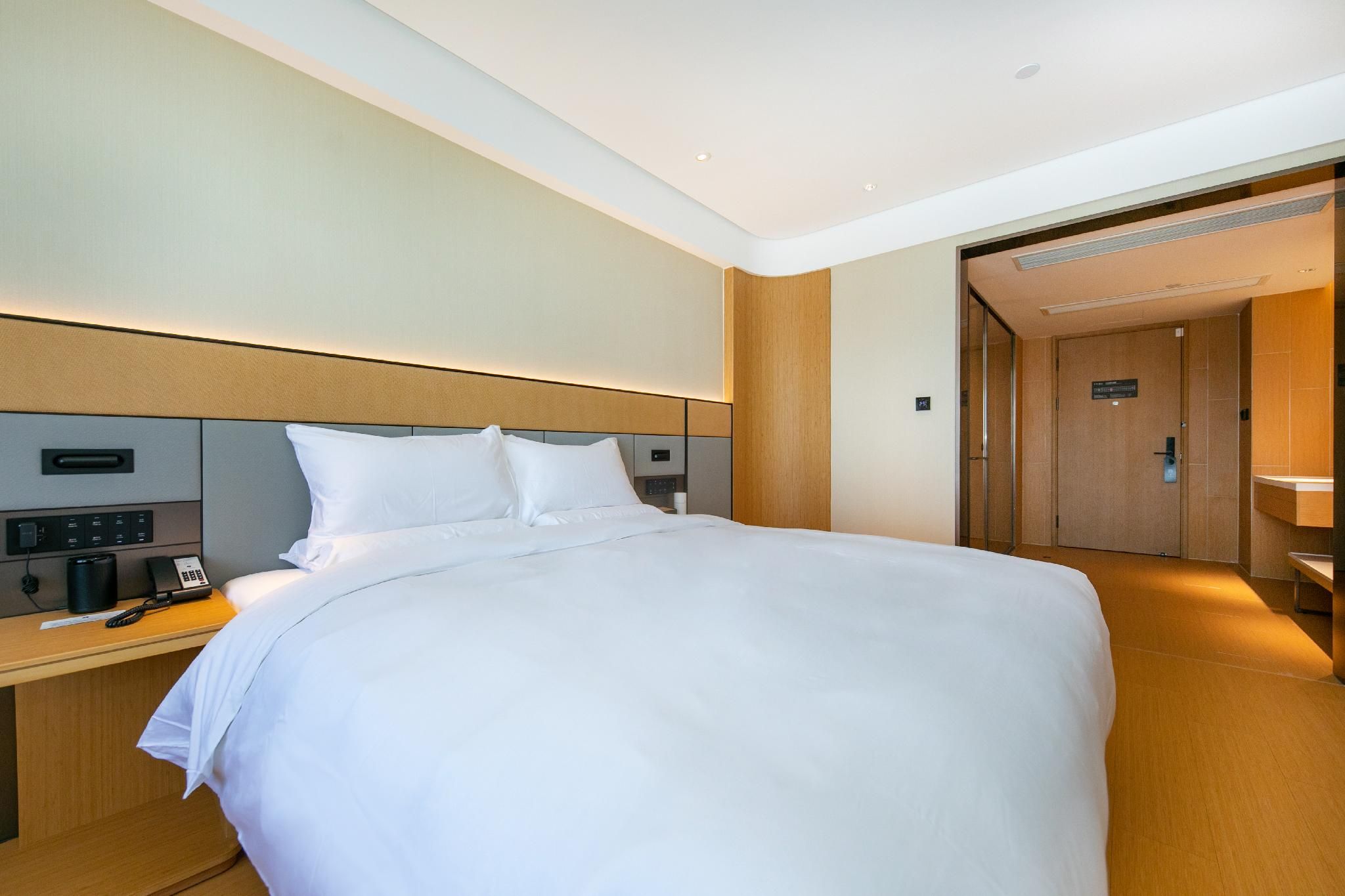 Huazhu - Deluxe Bed Room