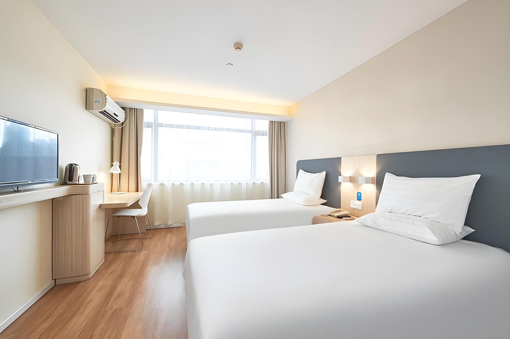 Twin Business Room