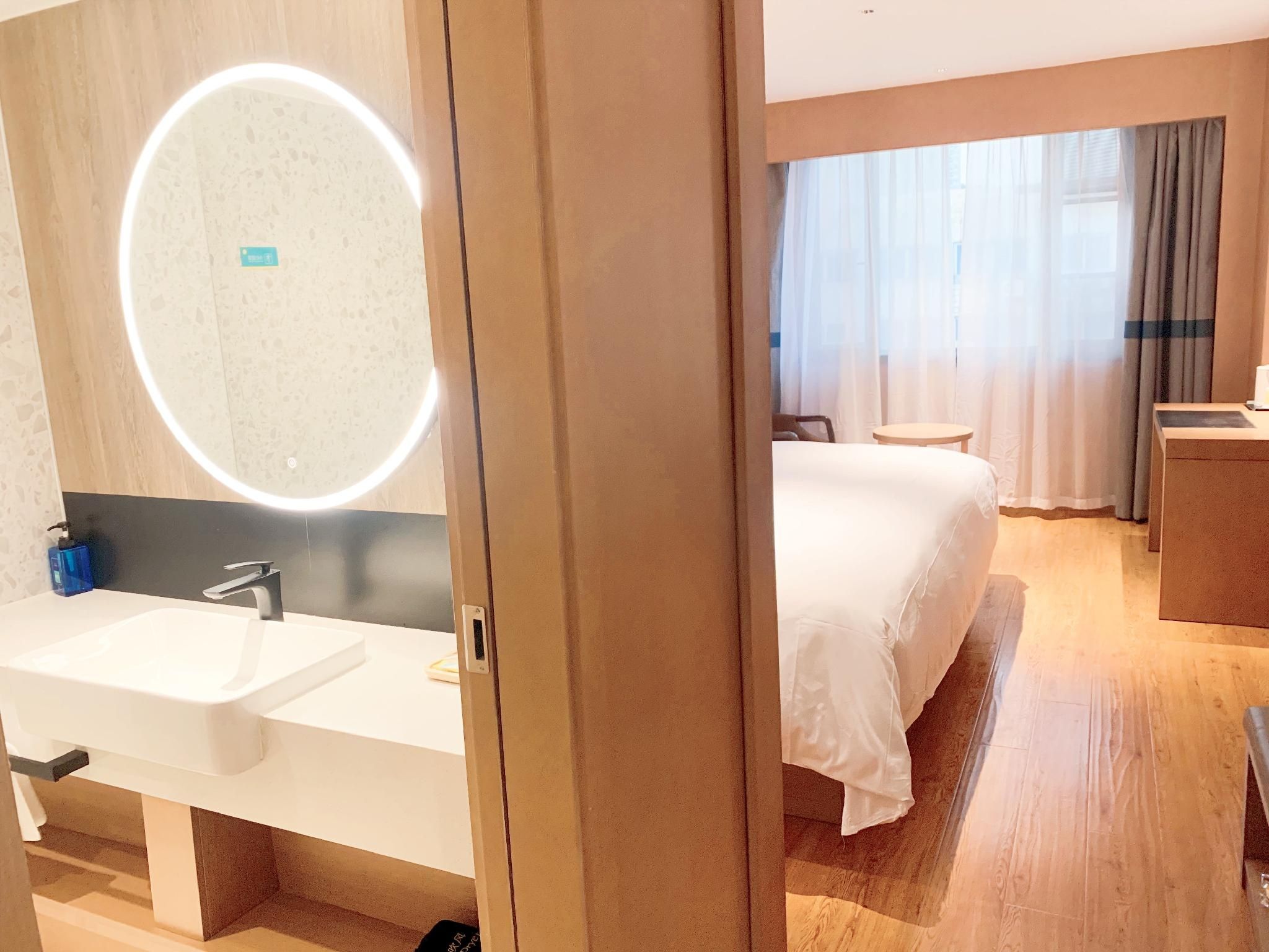 Business Queen Bed Room