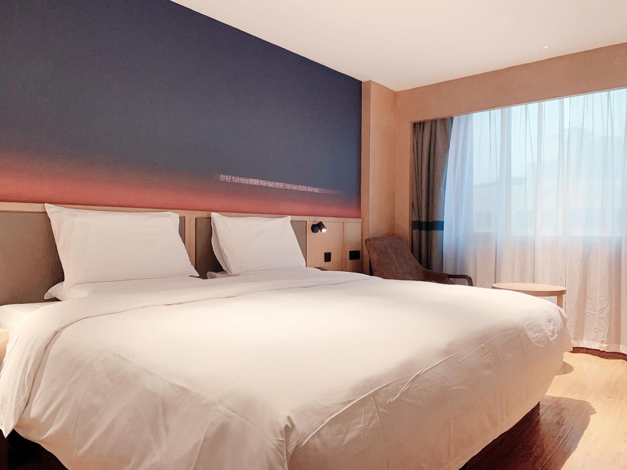 Business Queen Bed Room