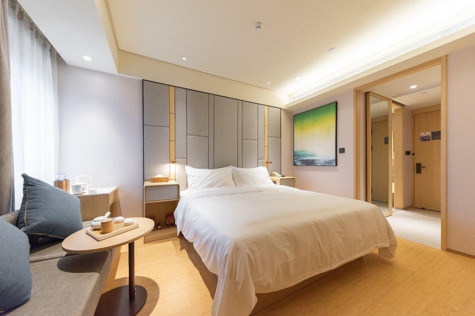 Huazhu - Room With Bed