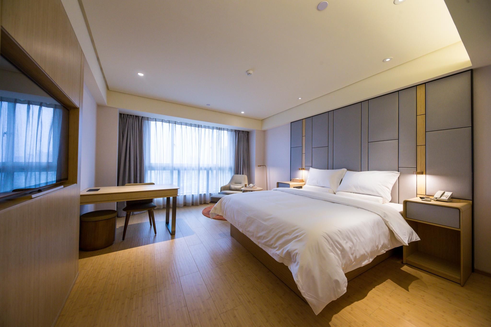 Business Queen Bed Room