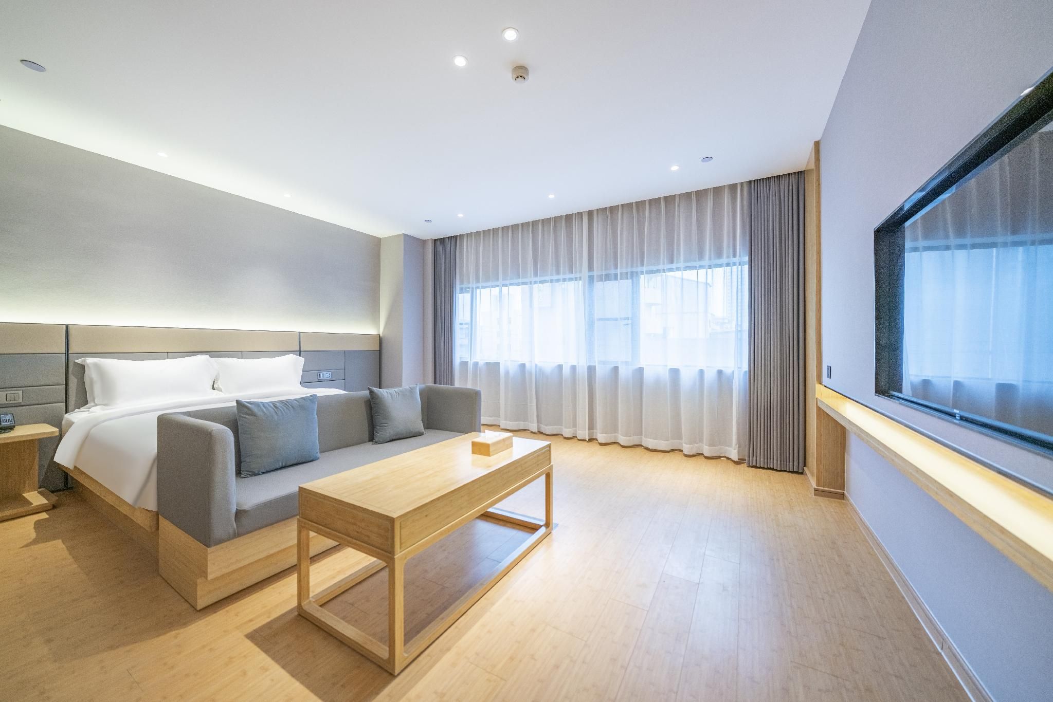 Huazhu - Deluxe Bed Room