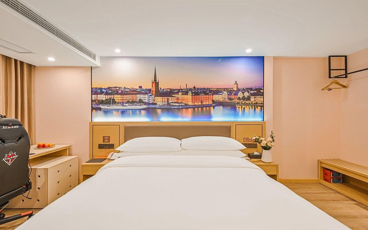 Double Room with Audio