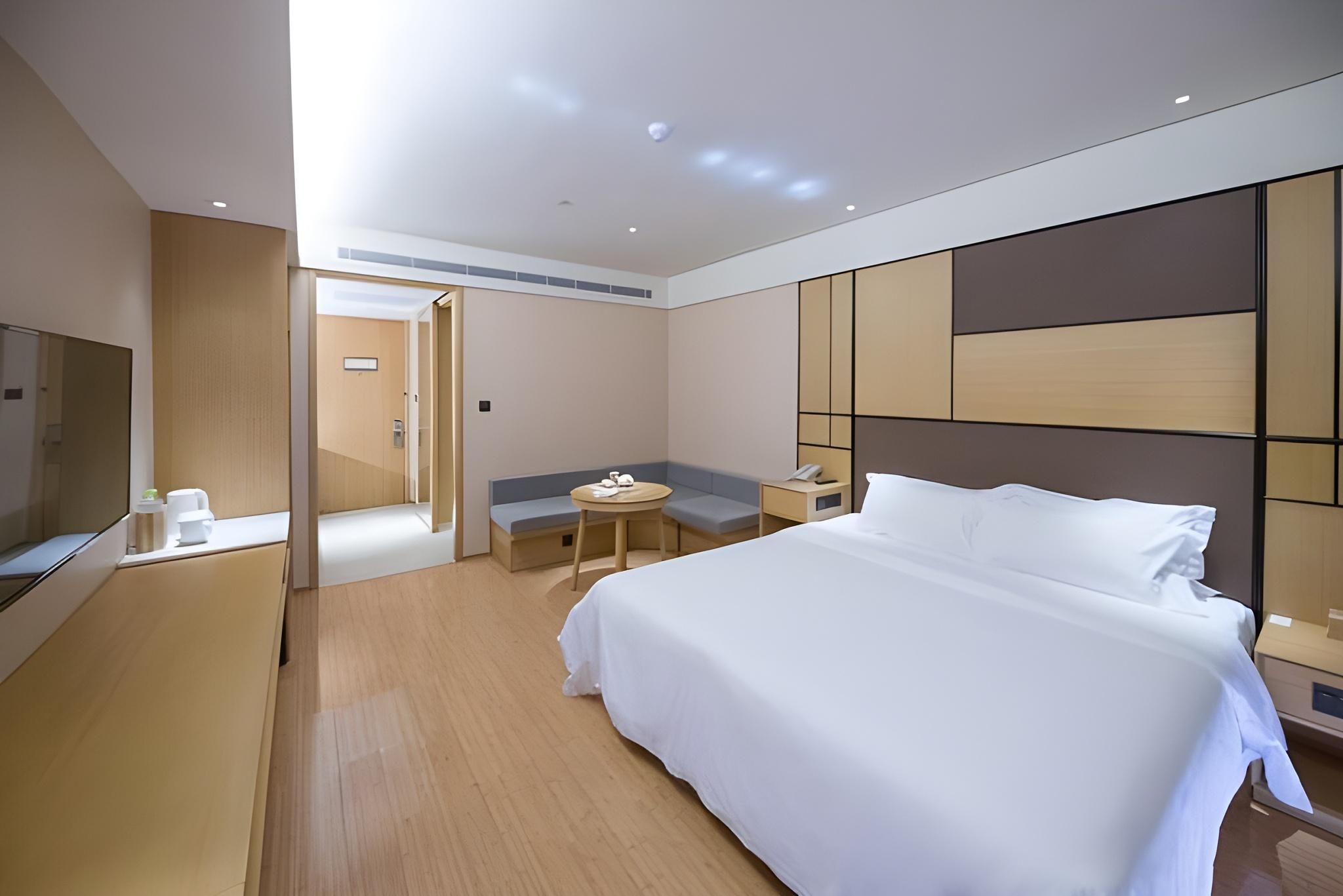 Business Queen Bed Room
