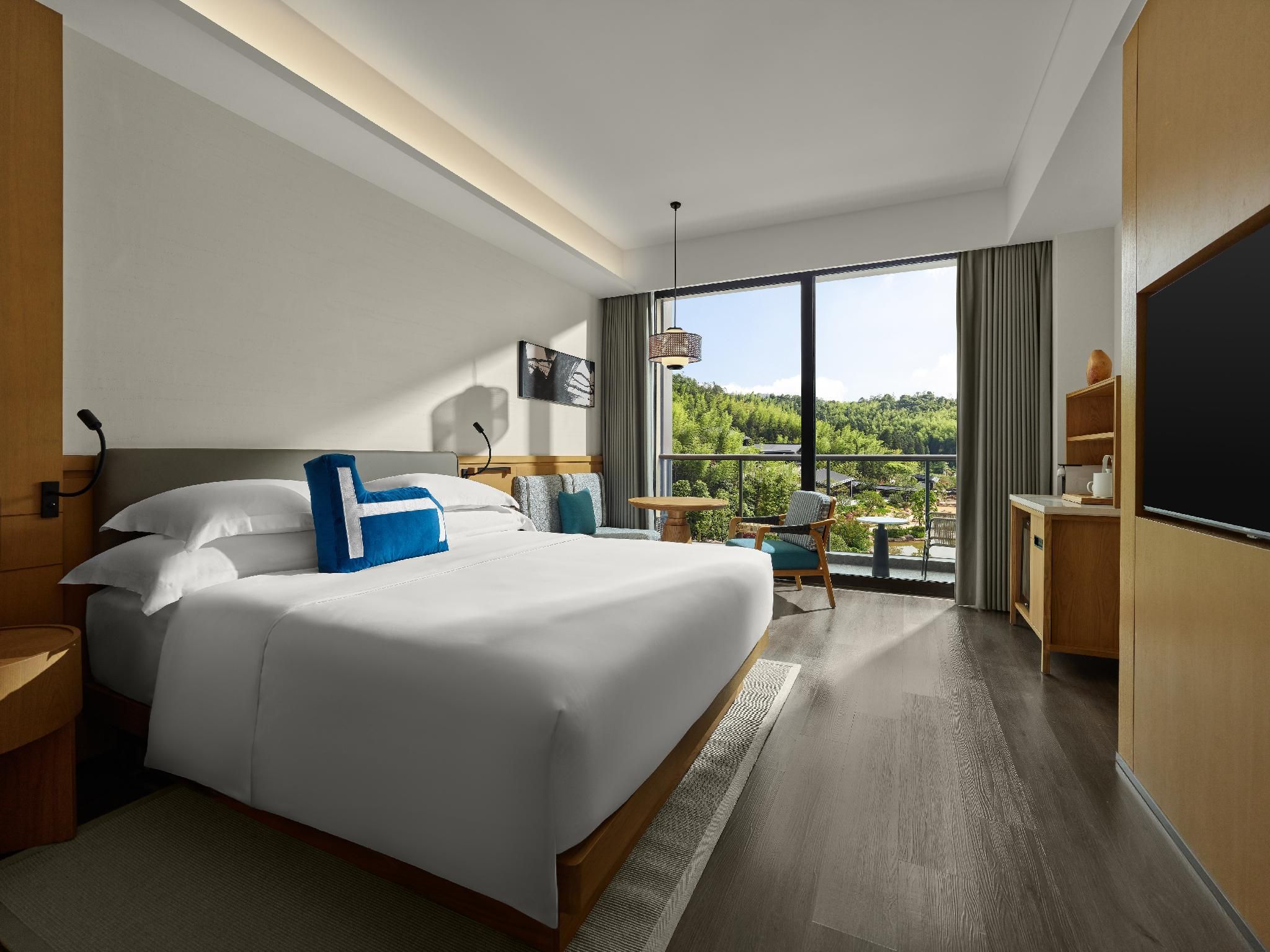 Garden View King Room