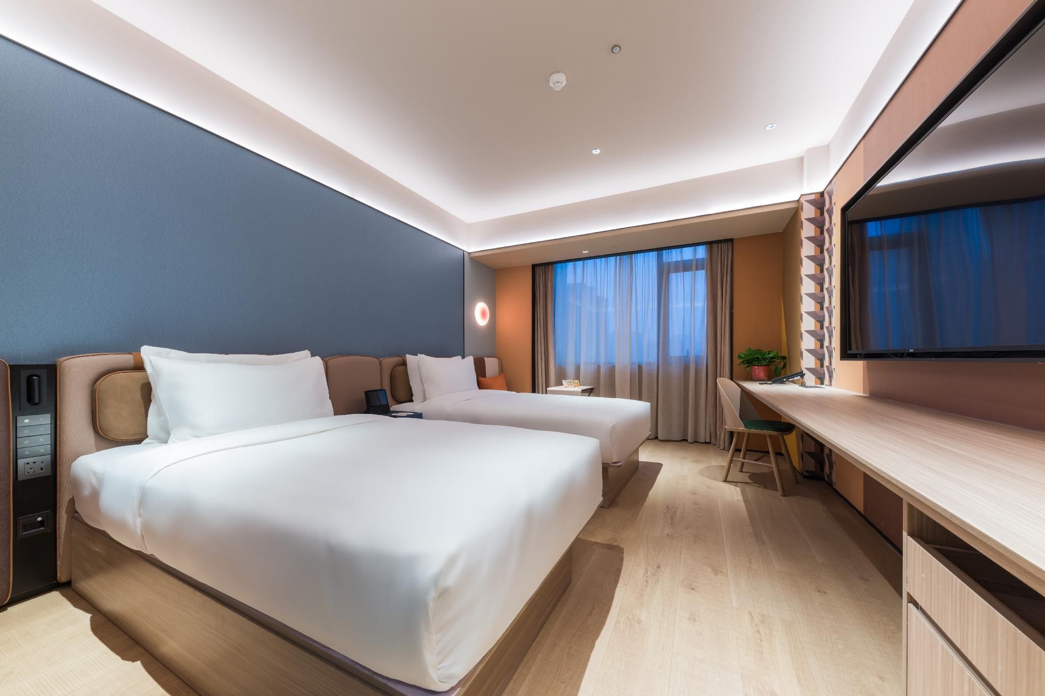 Huazhu - California Sunshine Twin Room