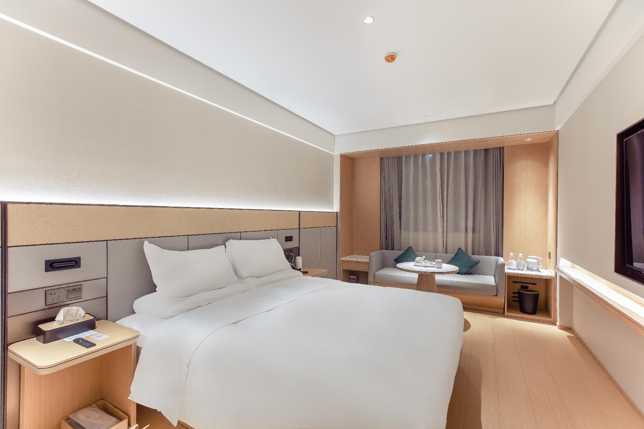 Business Queen Bed Room