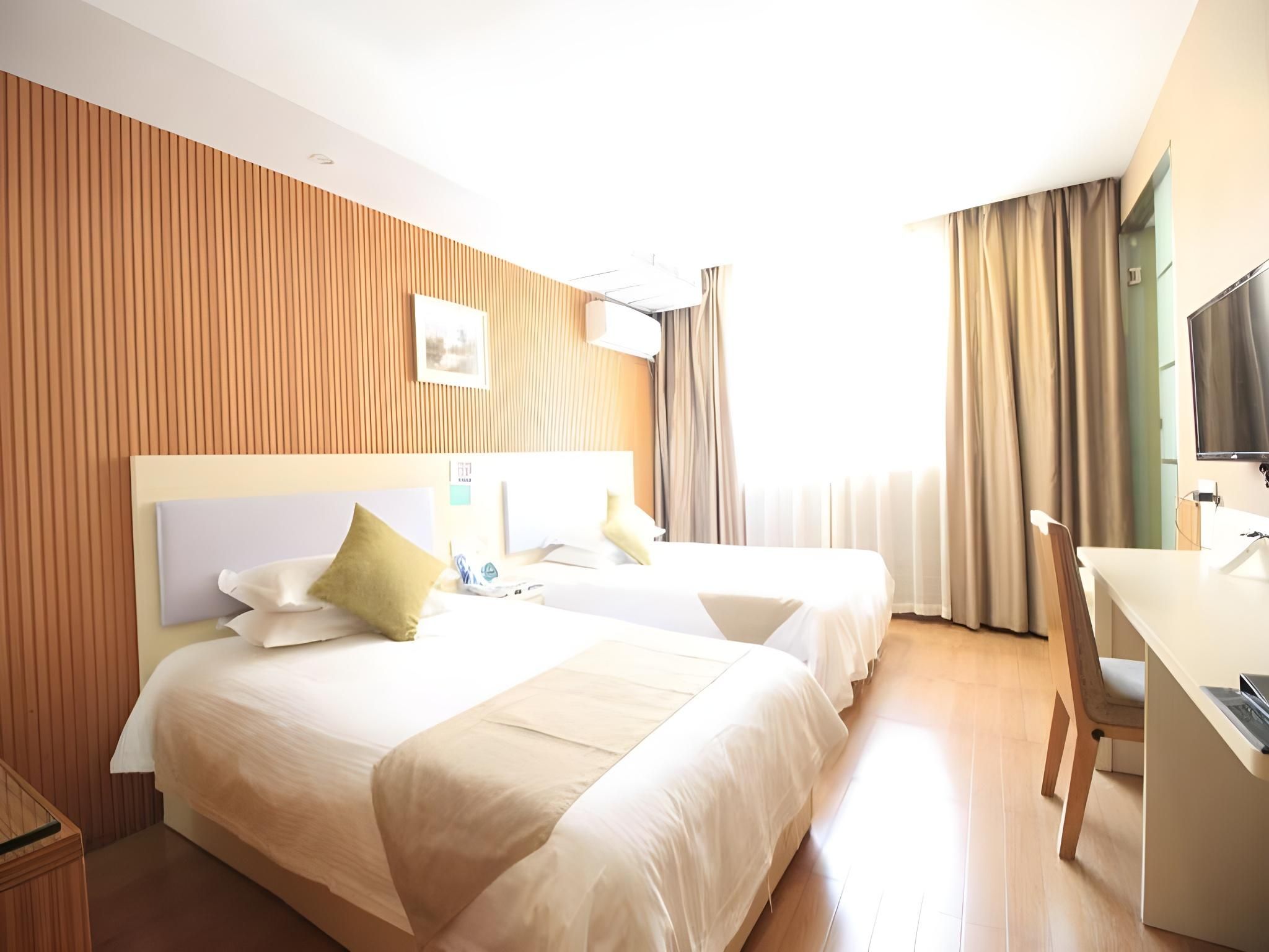 Twin Room (Partially No Window)