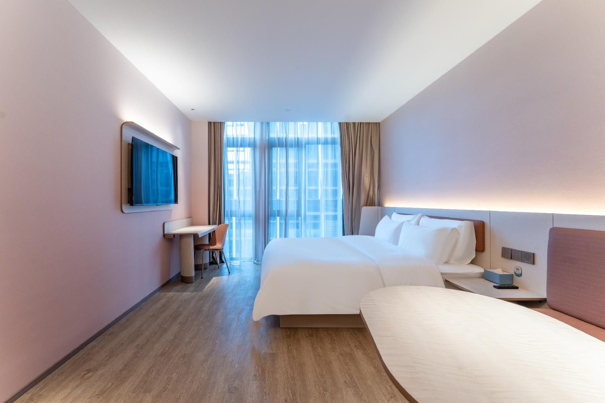 Queen Superior Room