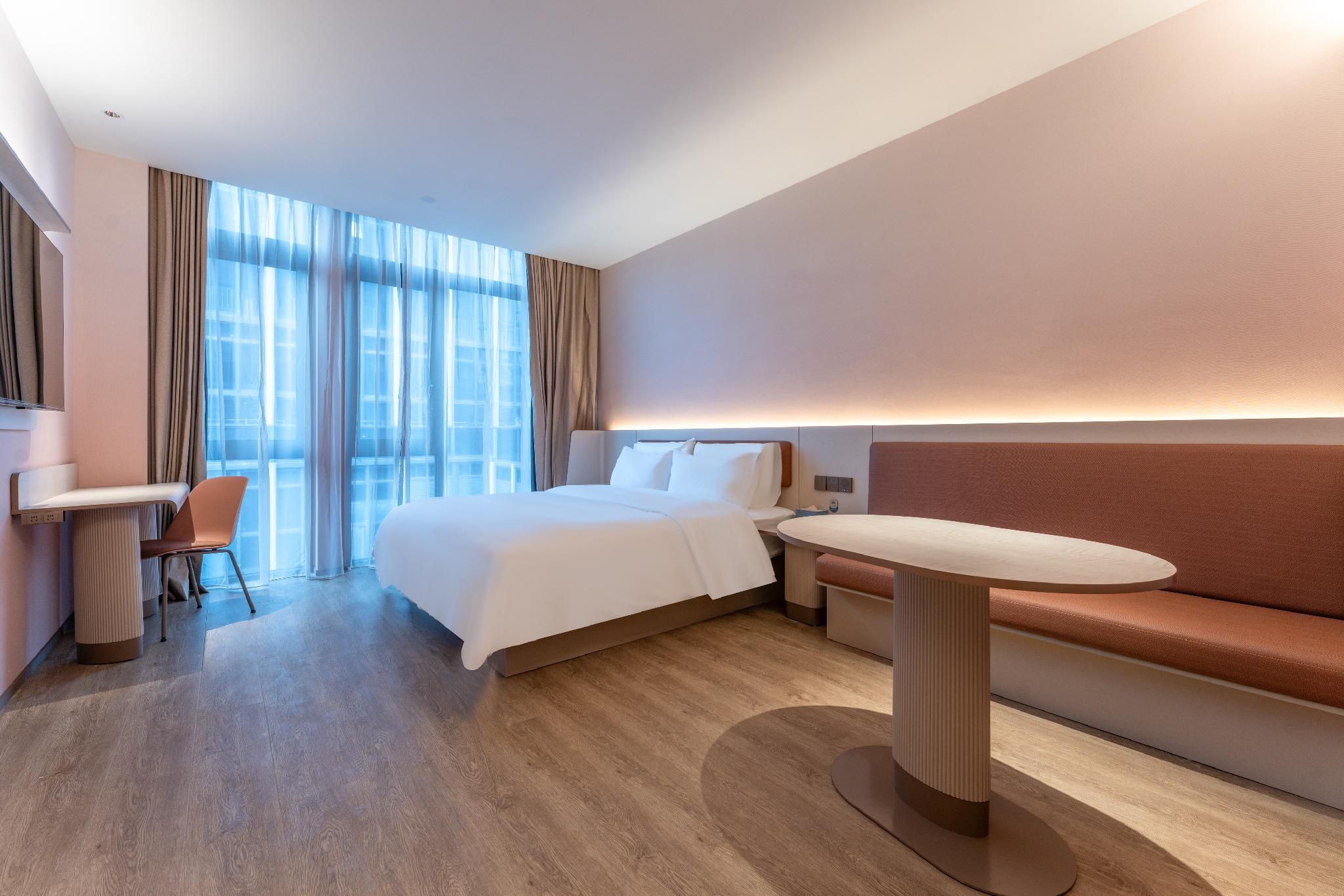 Queen Superior Room