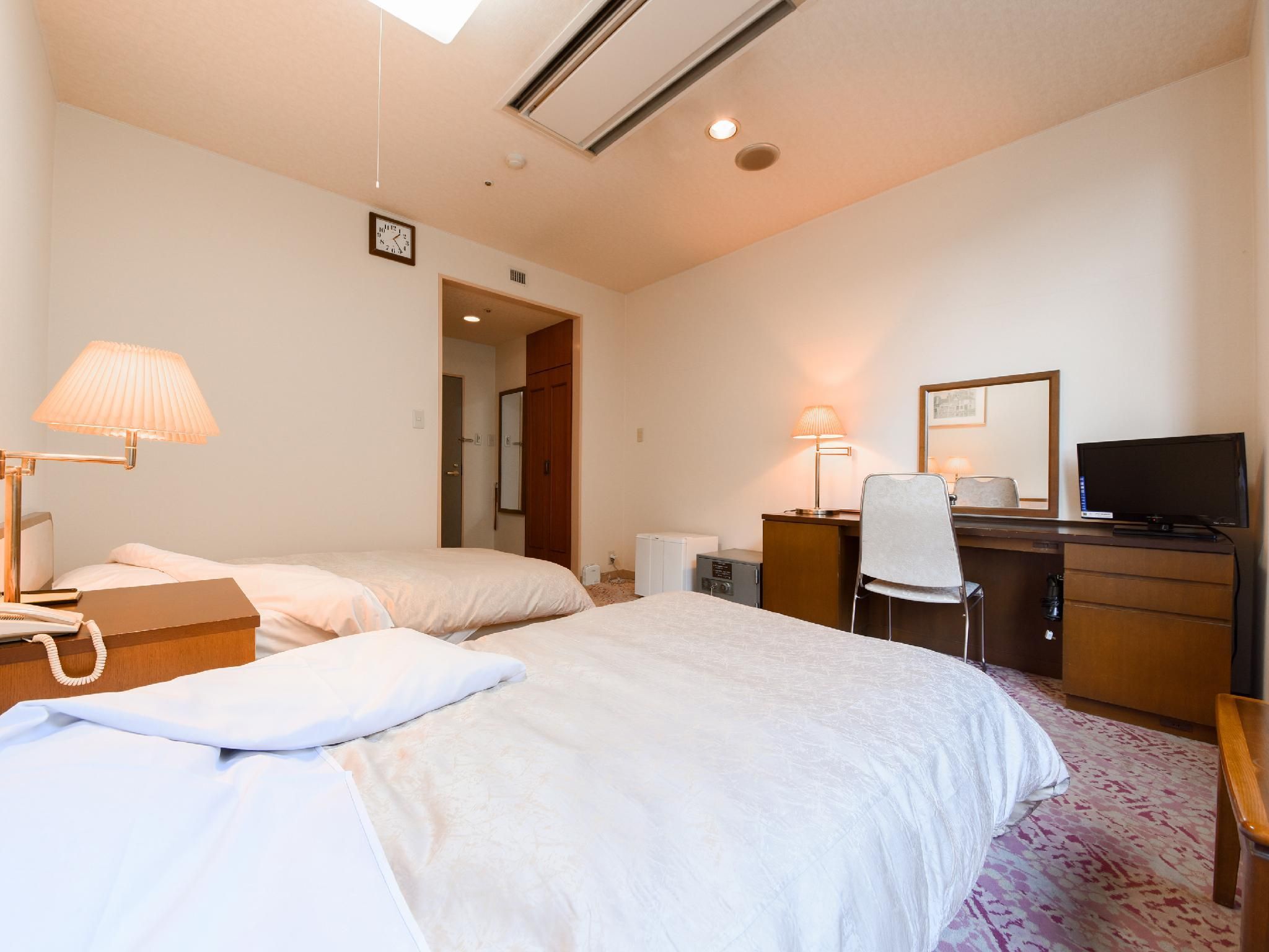 Twin Room 1