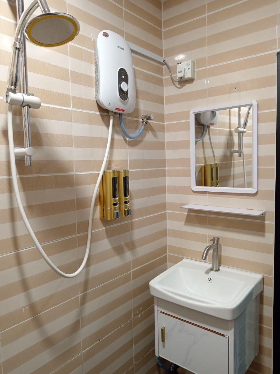 Economy Family Room for 4 People