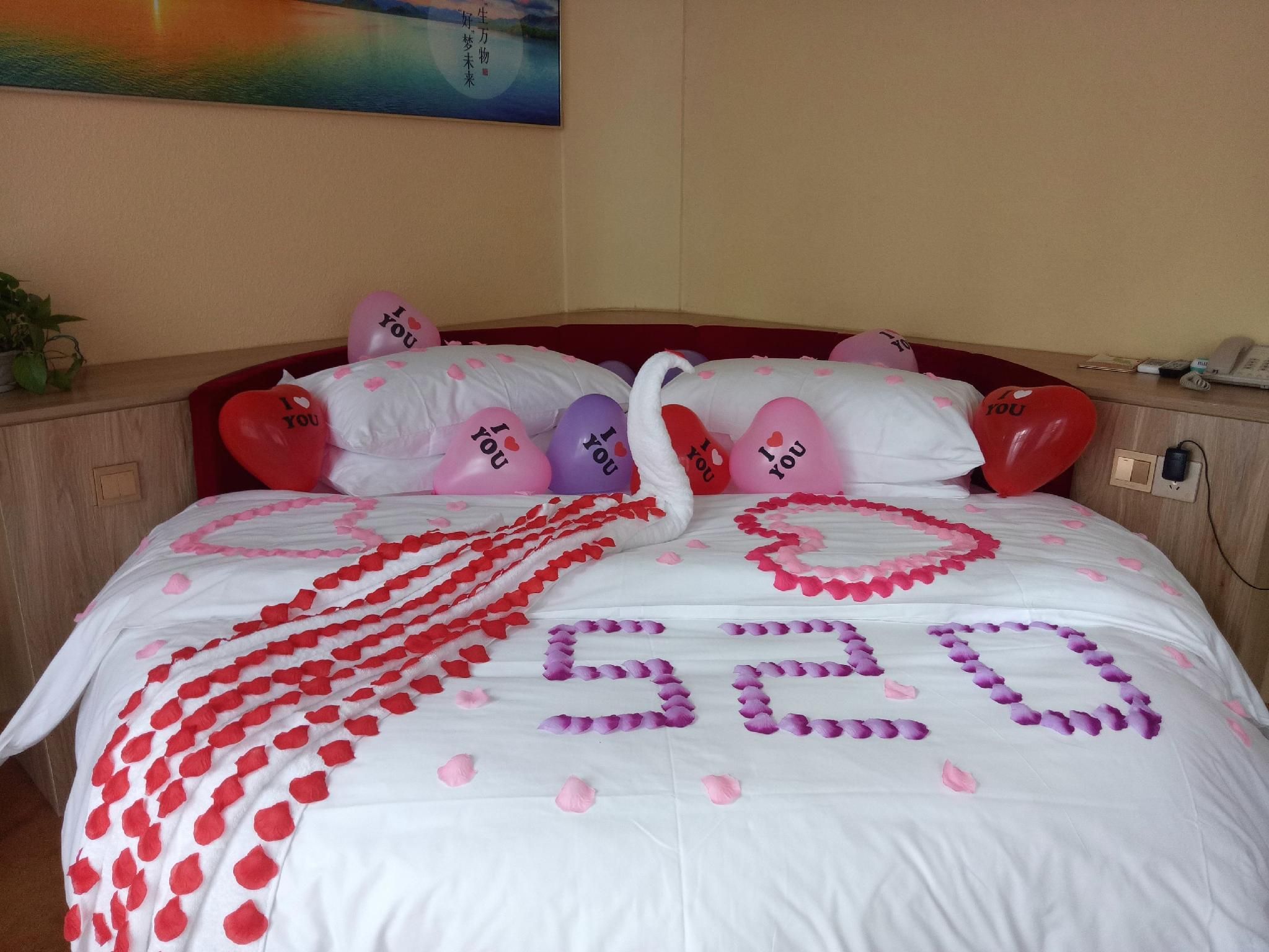 Romantic King Room