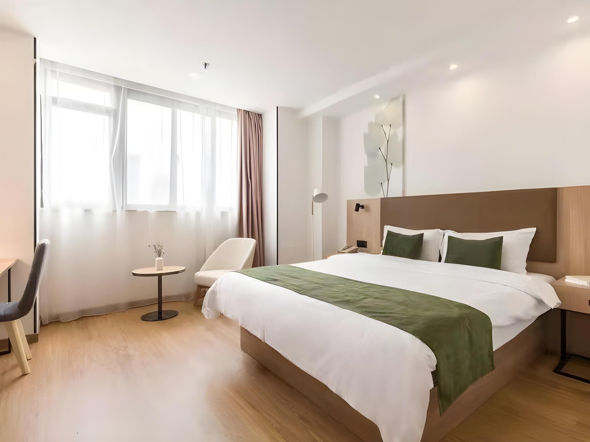 GreenTree Inn Wuhu Fangte North Changjiang Road Business Hotel GTR - Guest Room with One 1.8M Bed