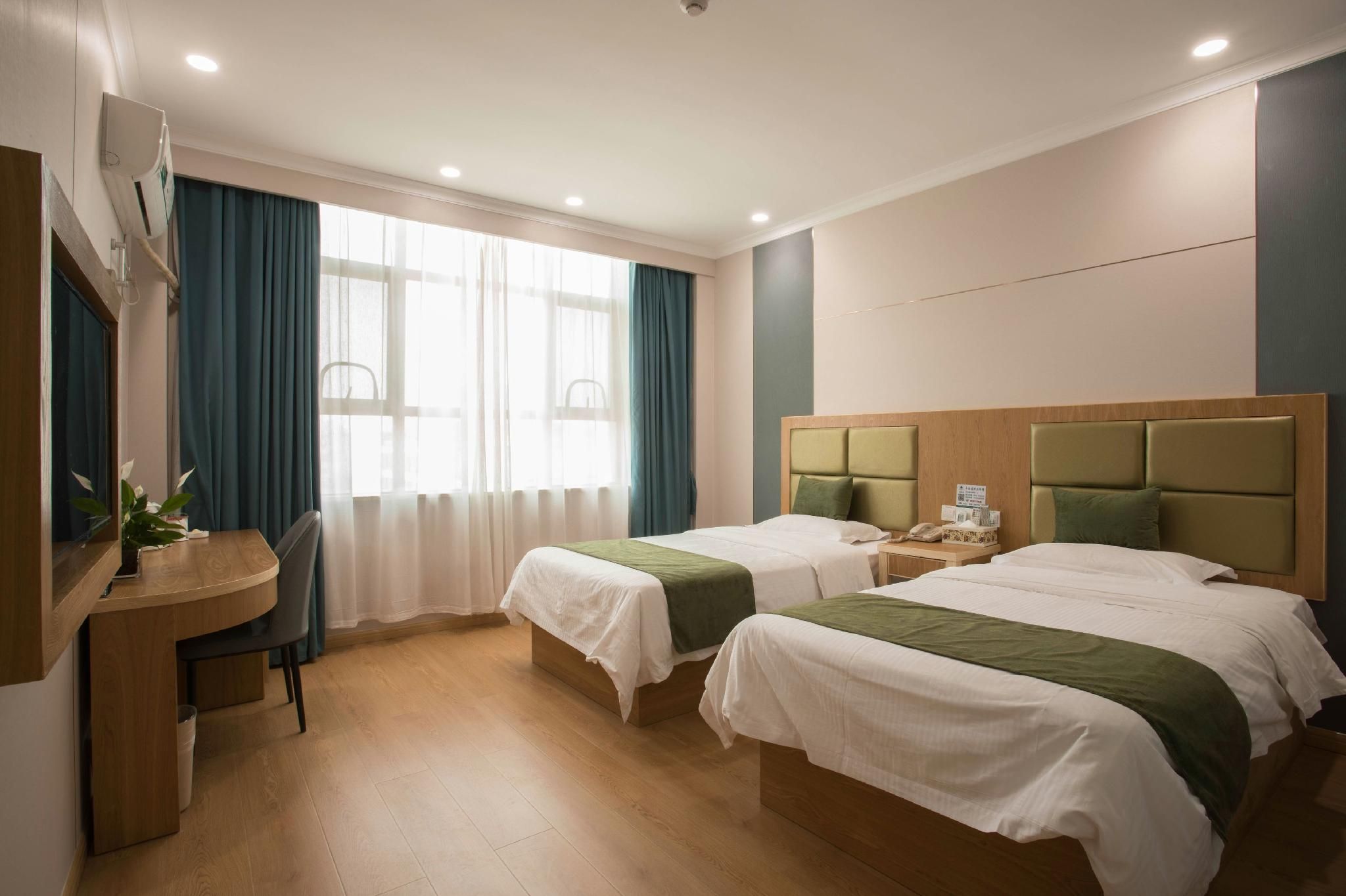 2 Bed Twin Superior Room