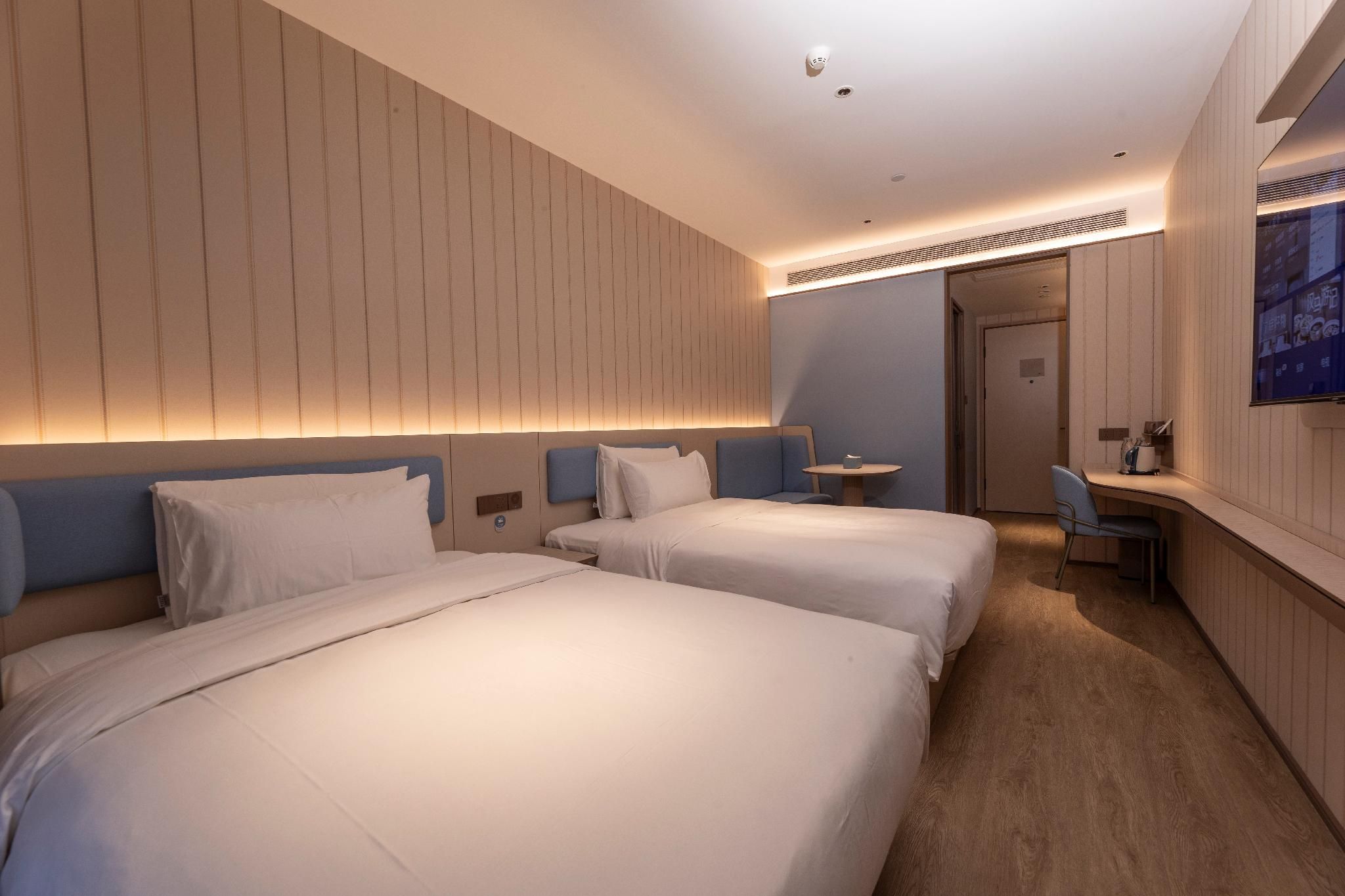 Hanting Hotel Wuhu Jinghu District Yaohan Huazhu - Business Twin Room