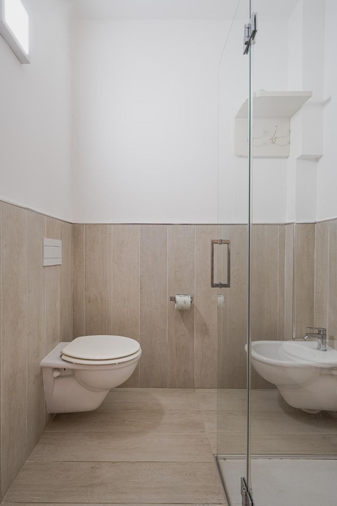 One-Bedroom Apartment - Split Level