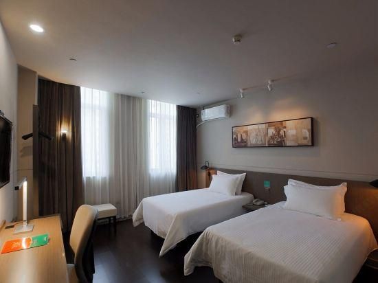 Business Standard Room B