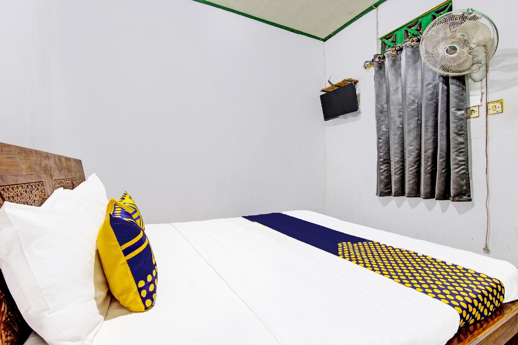 Hotel O Indah Arum SPOT ON Room without Air Conditioning 2