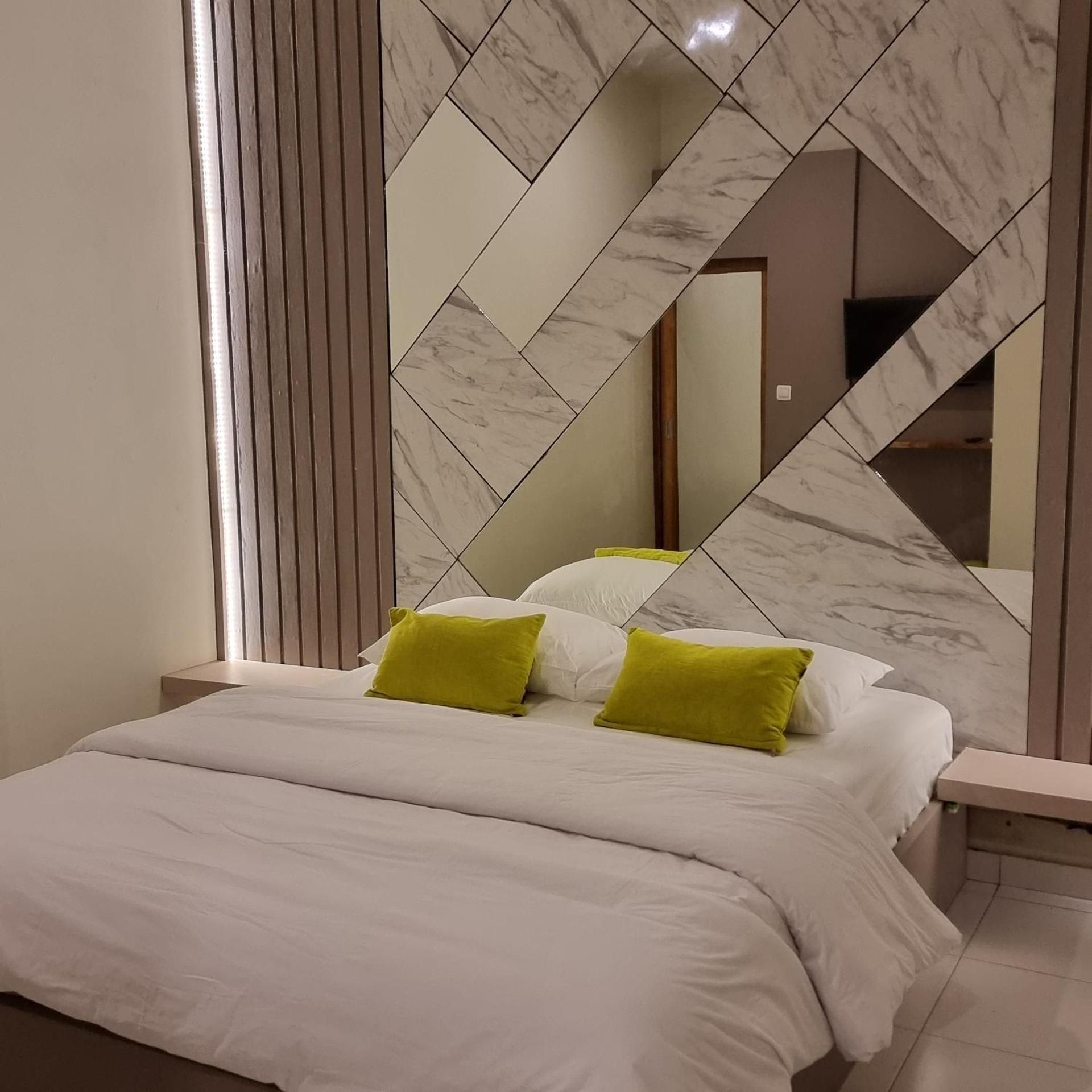 Sukun Hotel Cilacap Deluxe Single Room 2