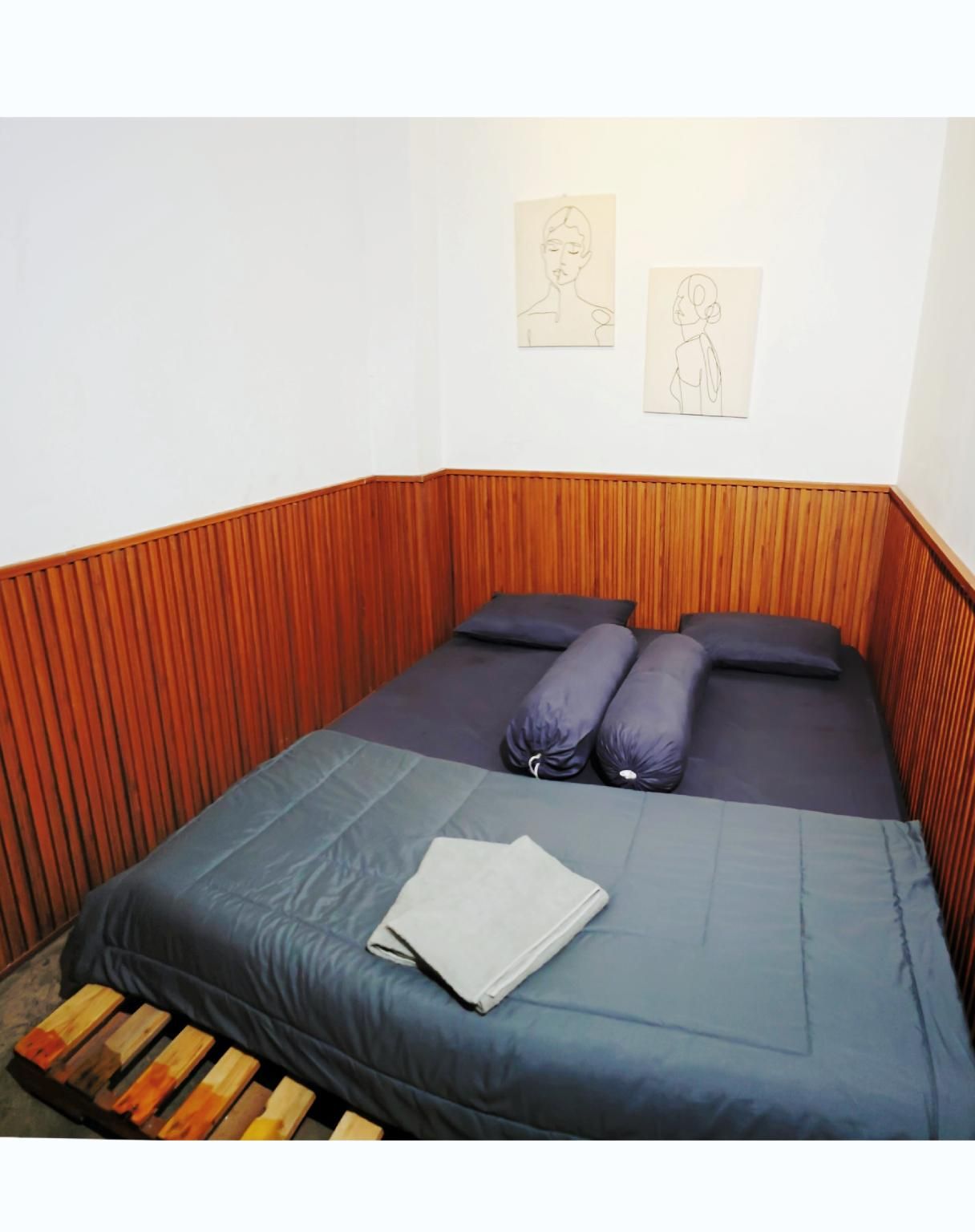 Cilacap Guesthouse Standard: 1 Bed Queen