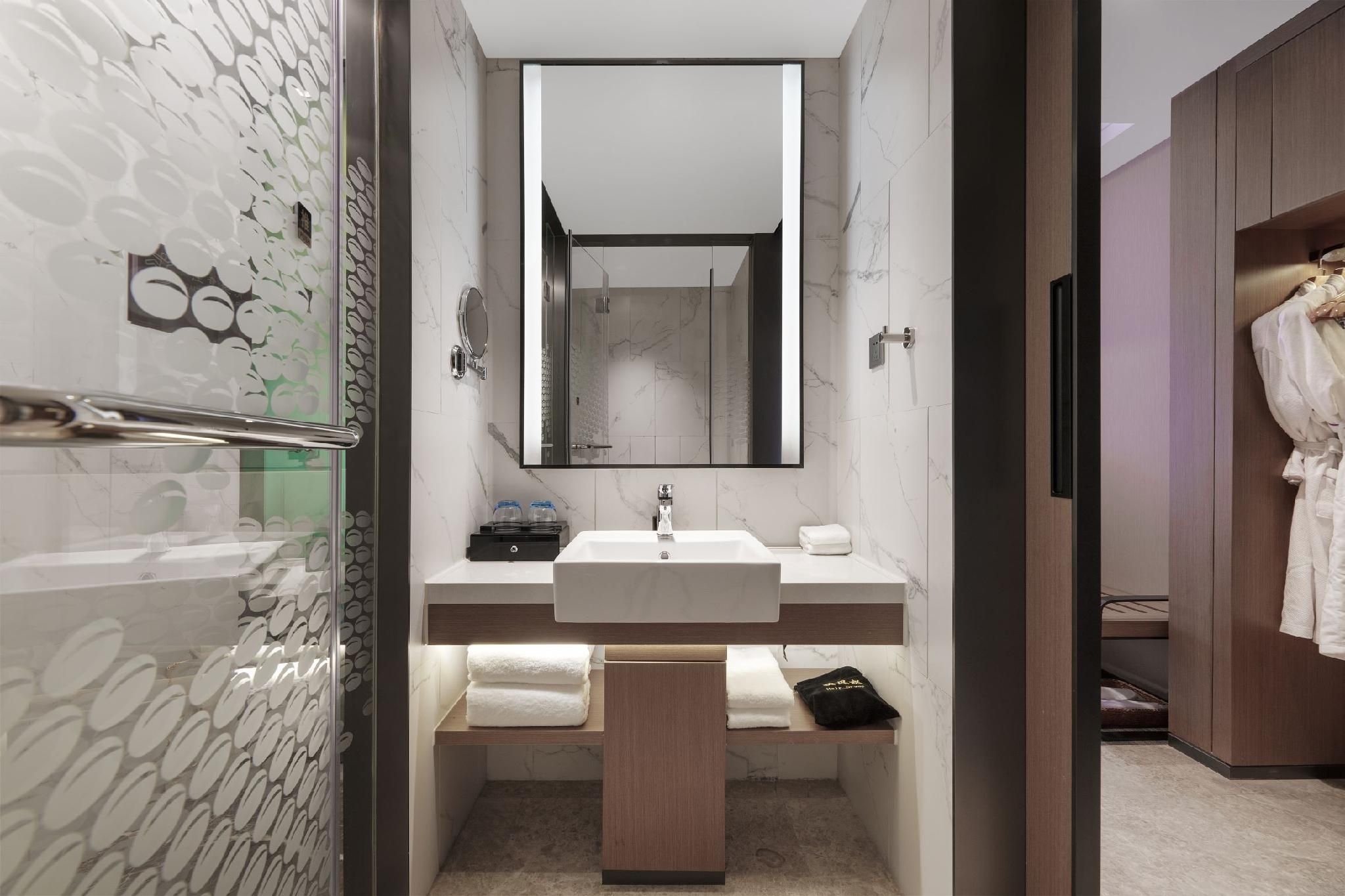 Madison Hotel Xining Hailu New District Huazhu - Superior Twin Room with View 3