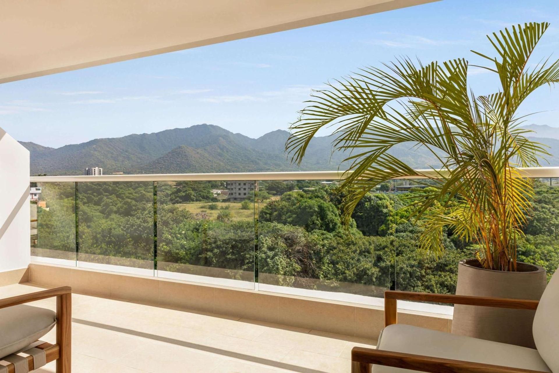 Wyndham Santa Marta Aluna Beach Superior Studio with King Bed and Day Bed 2