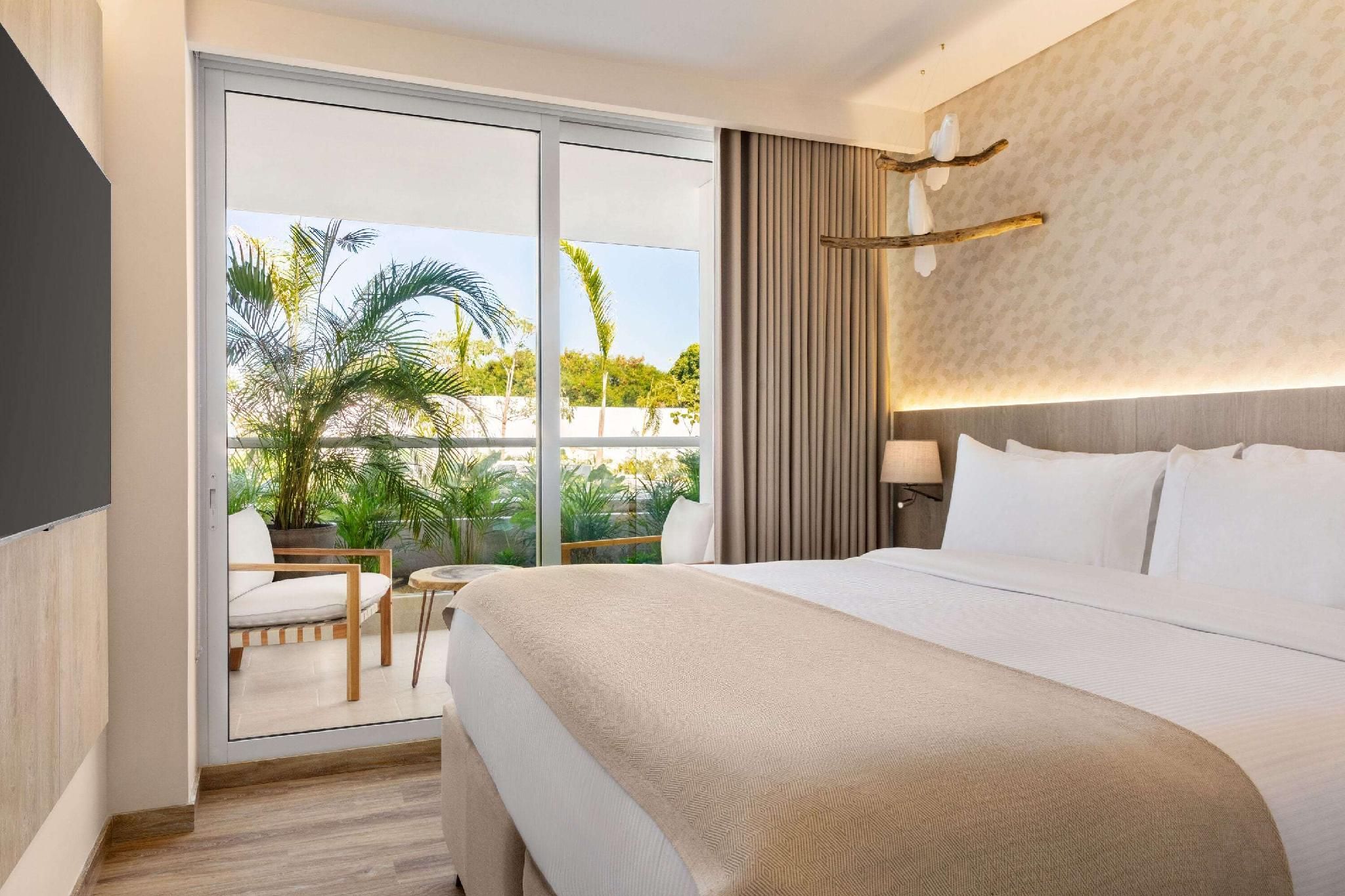 Economy Studio, Kitchen, King Bed