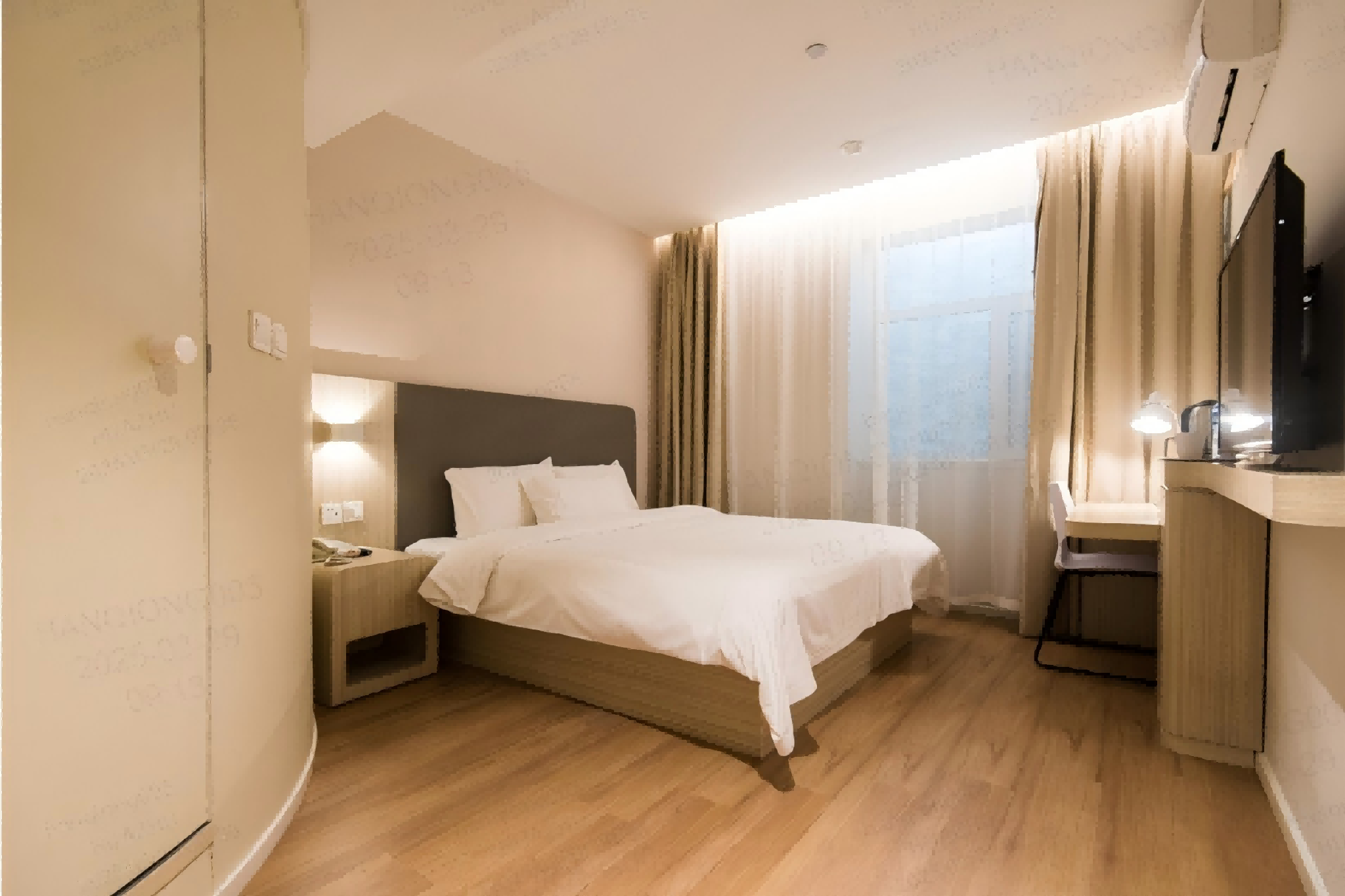 Landscape Queen Room