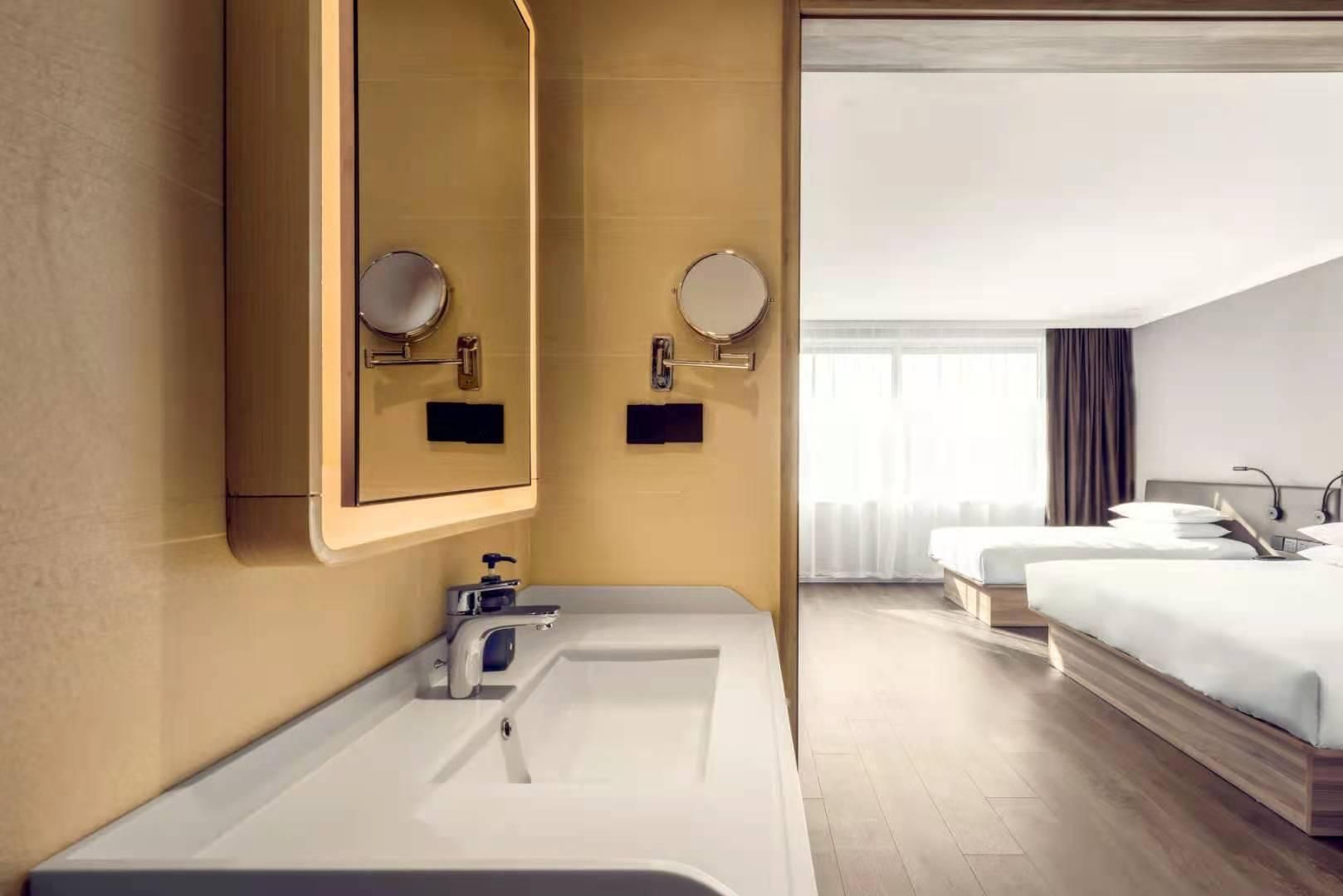 Hanting Premium Hotel Xi'ning Bayi Road Minhang Tower Huazhu - Twin Room 3