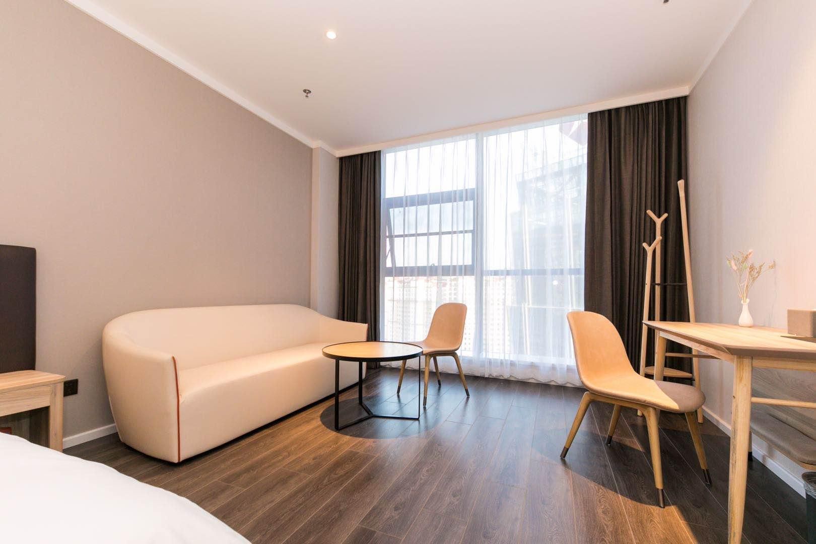 Huazhu - Deluxe Bed Room