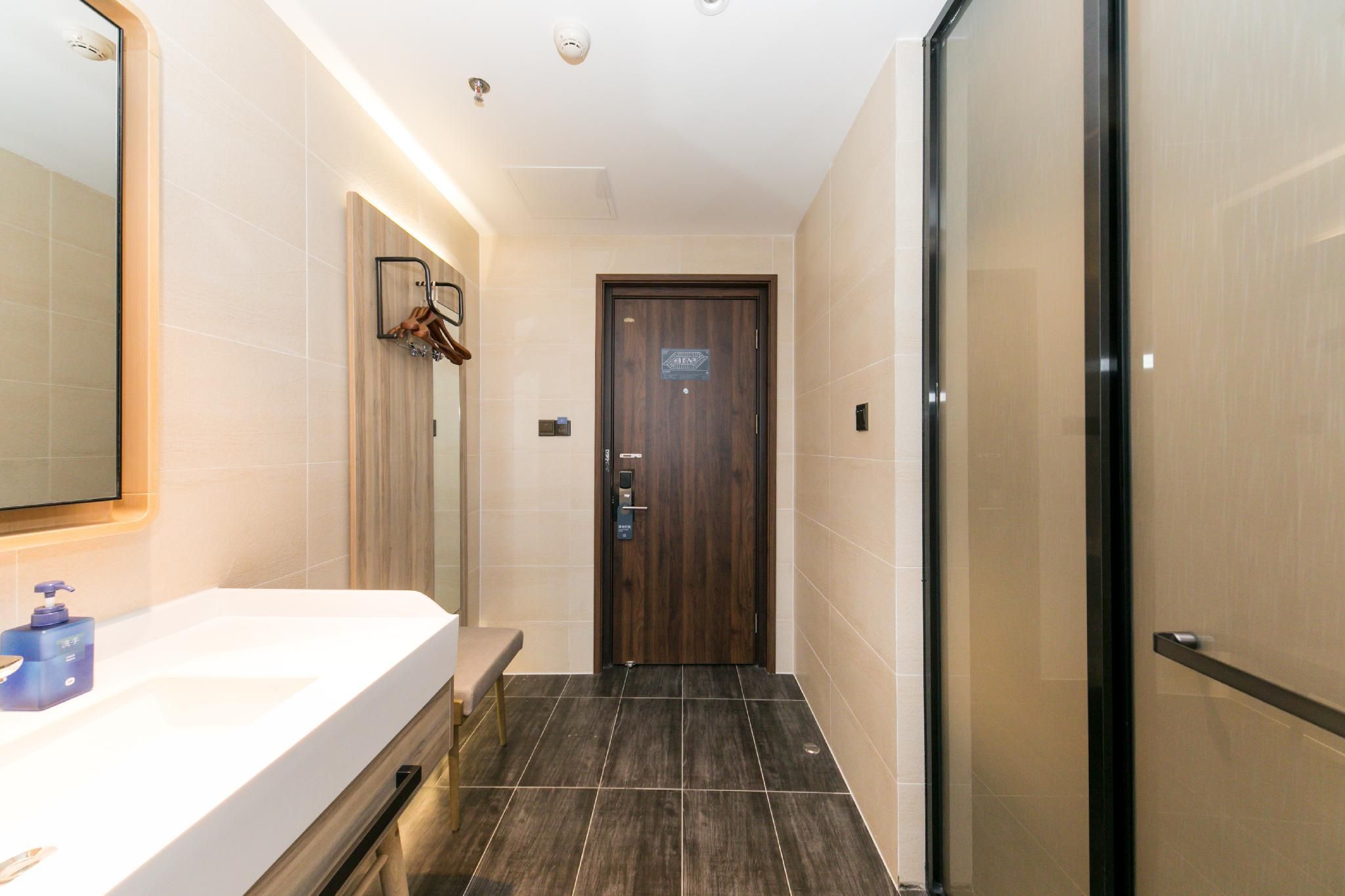 Huazhu - Superior Twin