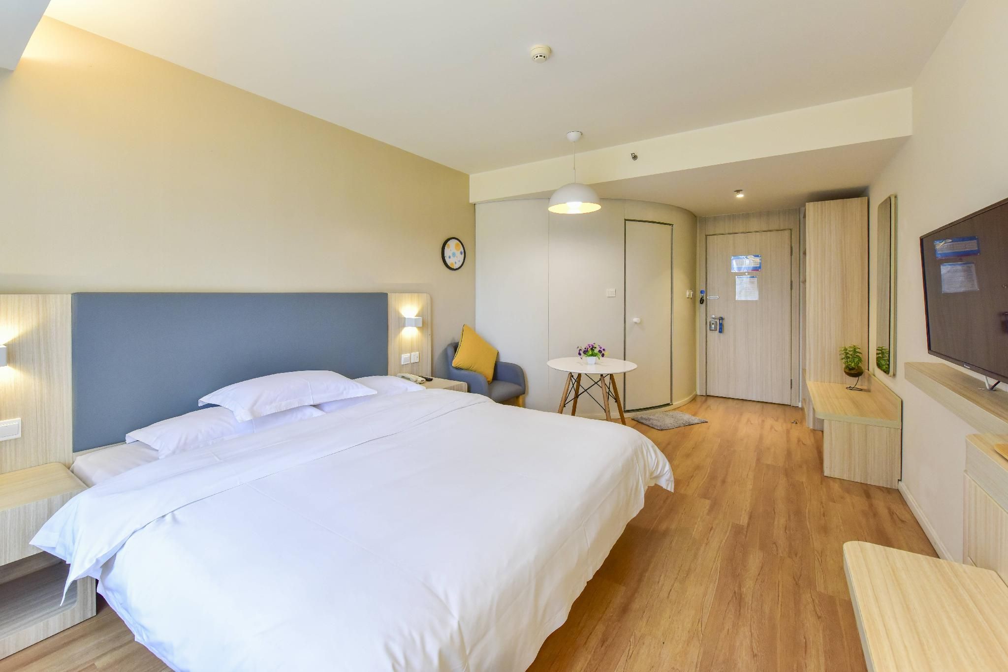 Huazhu - Superior BedRoom