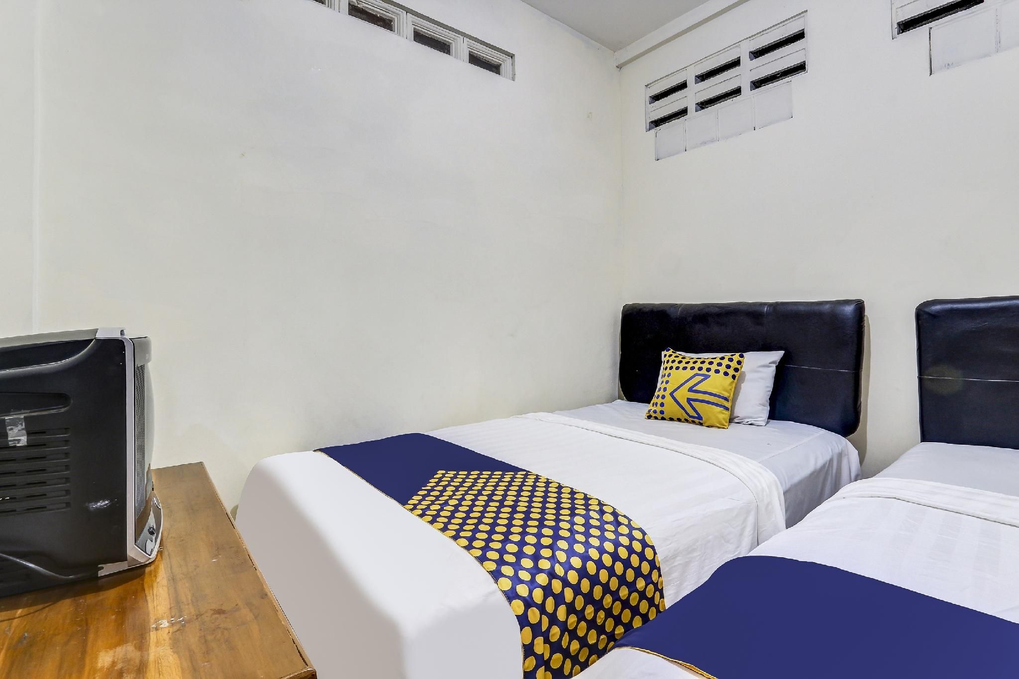Hotel O  Alika Homestay Economy Double Room