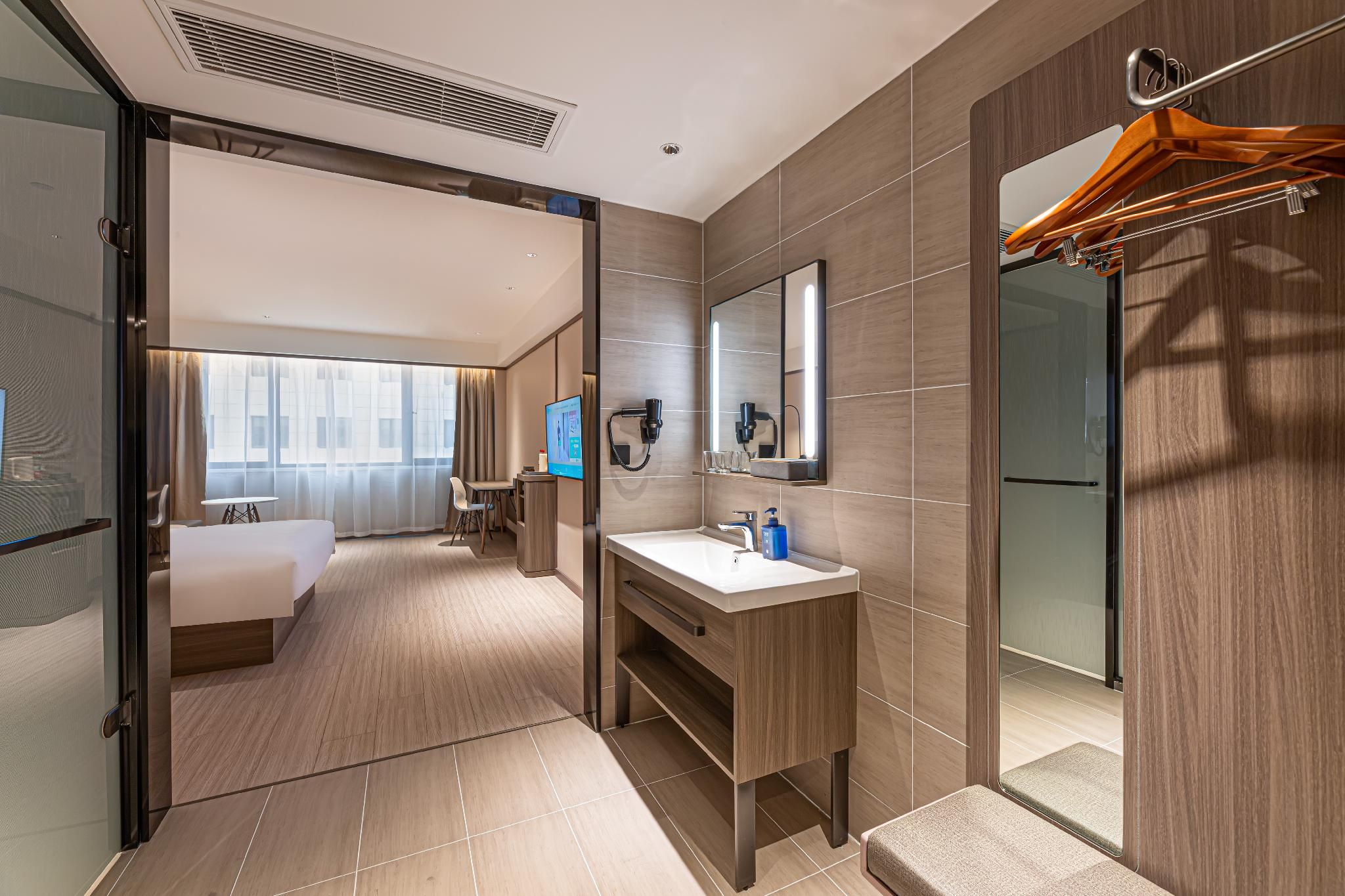 Huazhu - Superior BedRoom