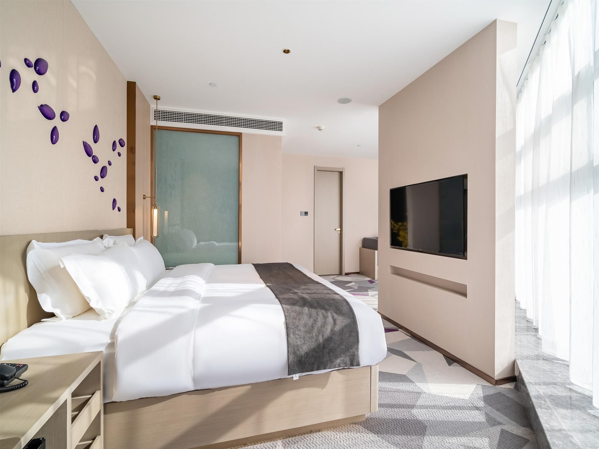 WH - 1 Bed Room with View