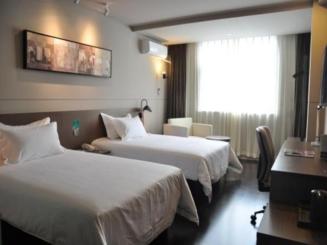 Business Standard Room A