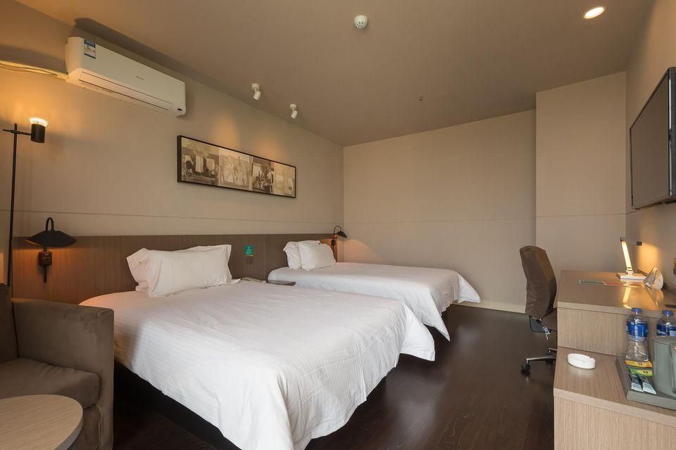 Business Standard Room A